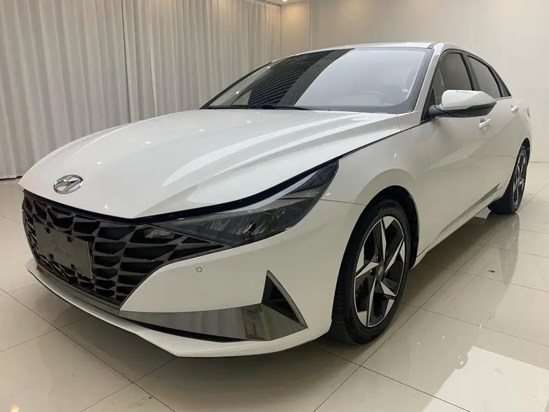 Hyundai Elantra, 2022
