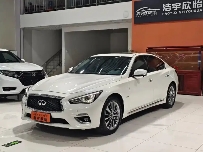 Infiniti Q50L, 2021
