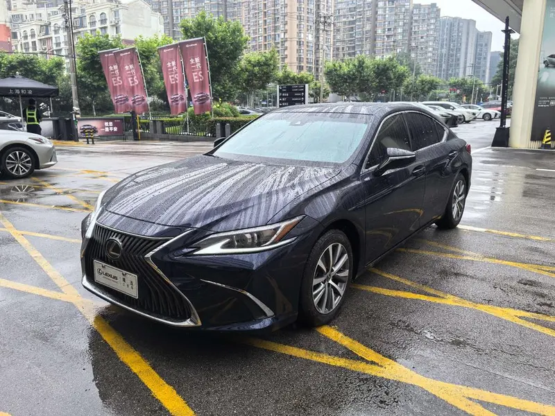 Lexus ES, 2020