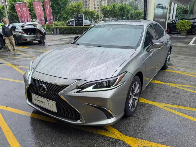 Lexus ES, 2020