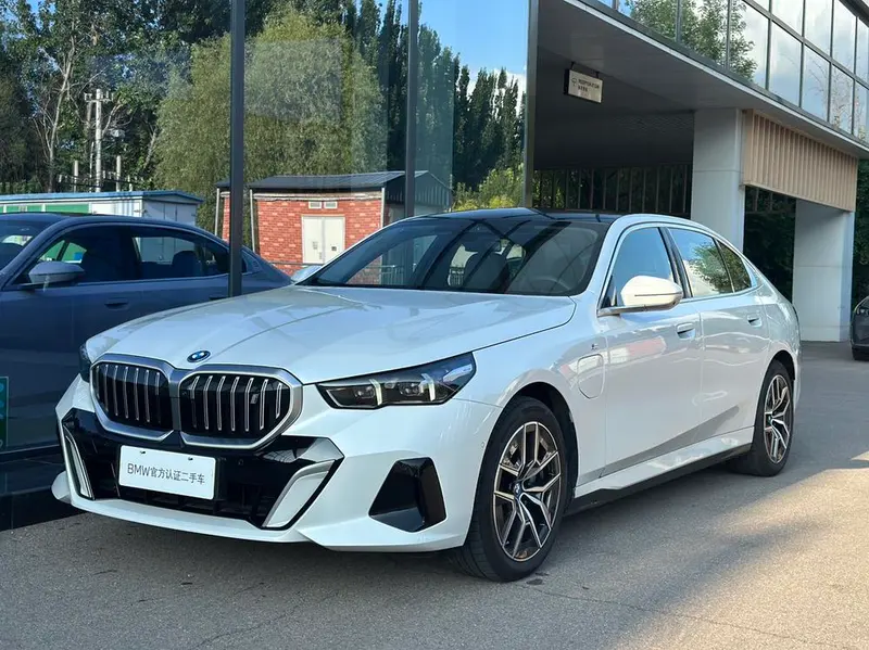 BMW i5, 2024