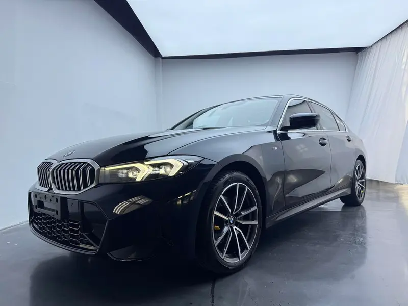 BMW 3-Series, 2023