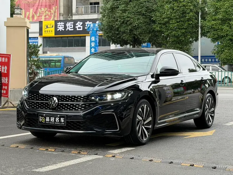Volkswagen Passat, 2023