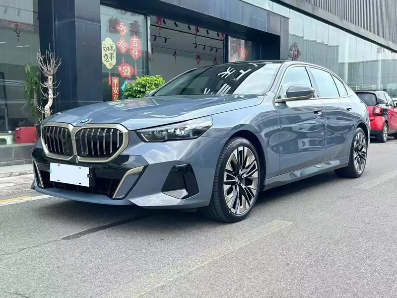 BMW 5-Series, 2024