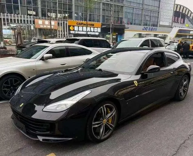 Ferrari GTC4Lusso, 2016