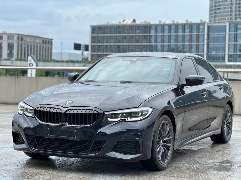 BMW 3-Series, 2022