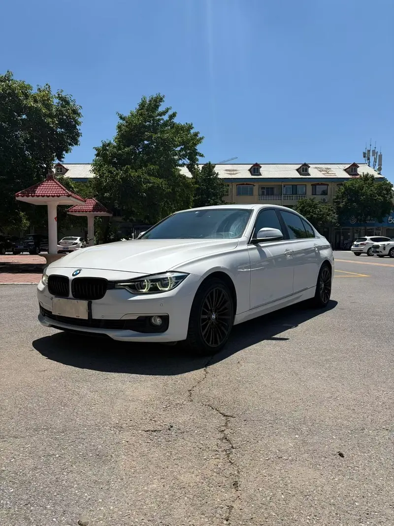 BMW 3-Series, 2019