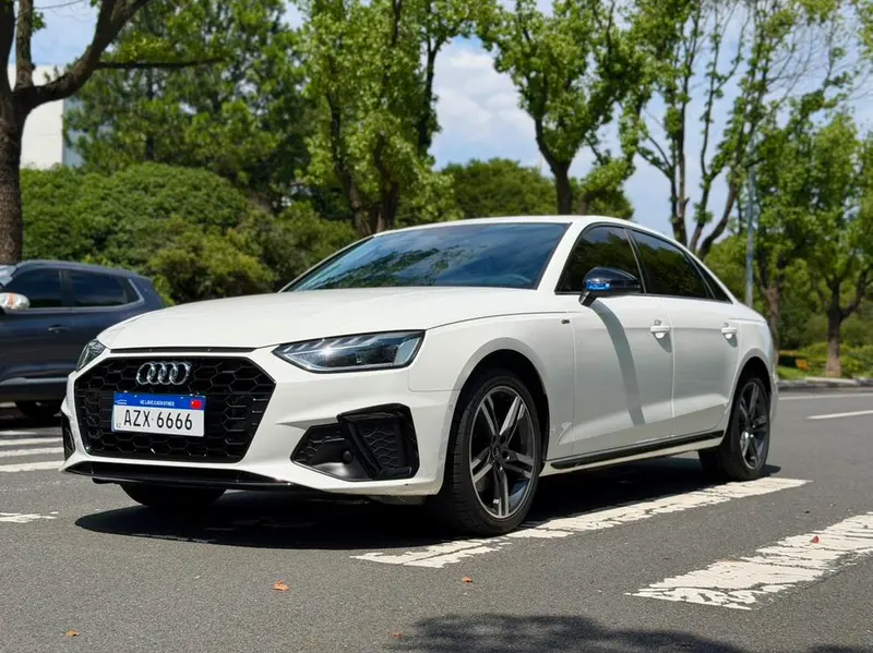 Audi A4L, 2022