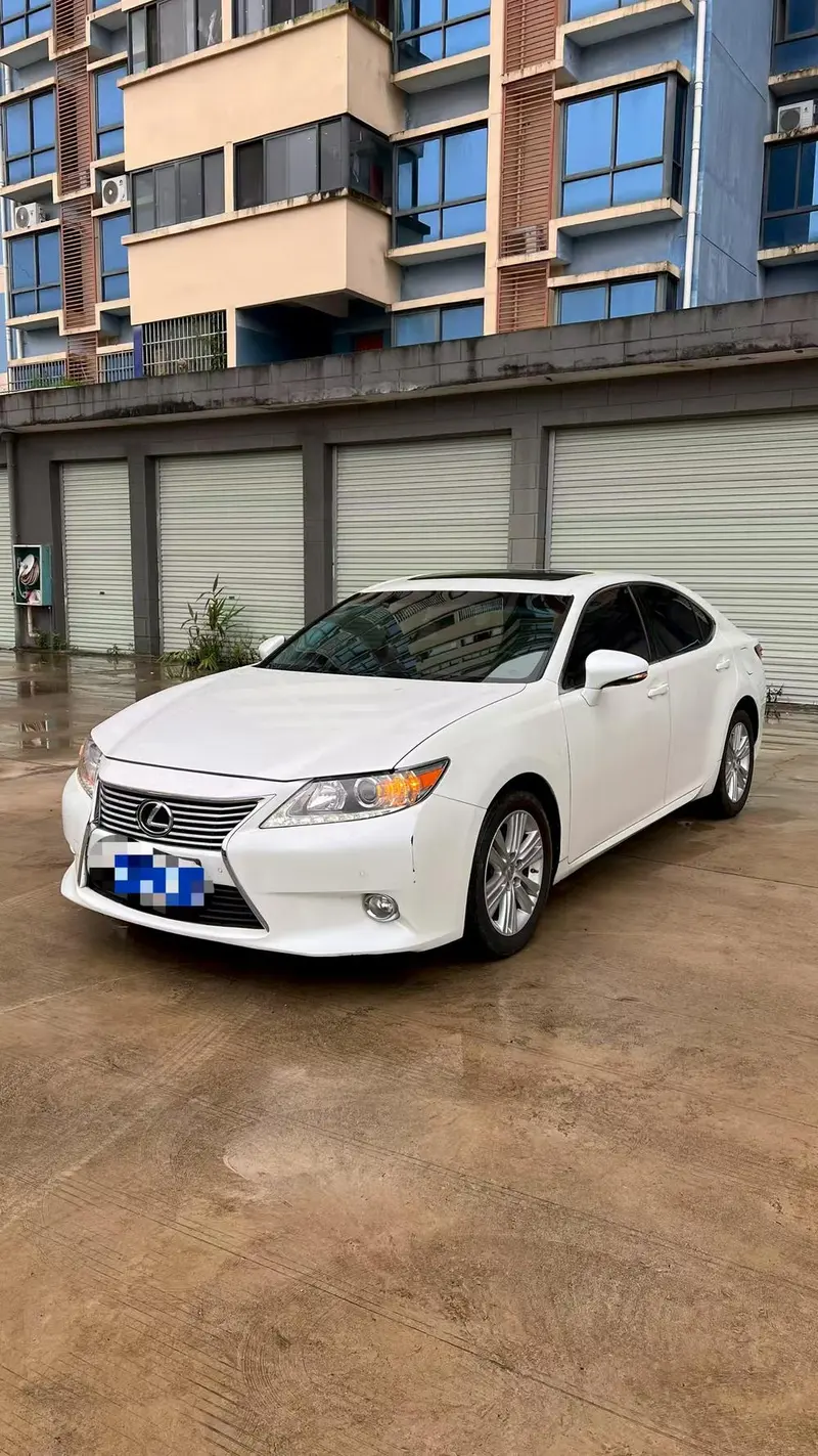 Lexus ES, 2013