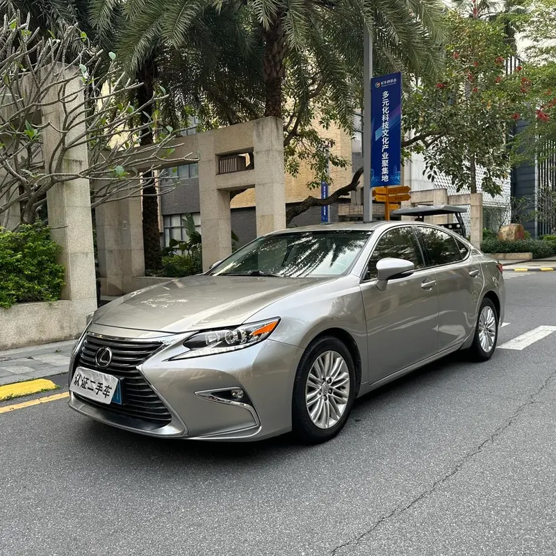 Lexus ES, 2015