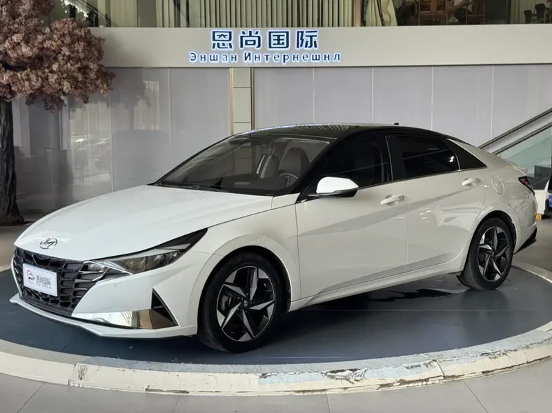 Hyundai Elantra, 2022