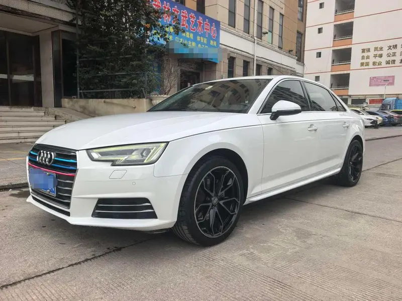 Audi A4L, 2018