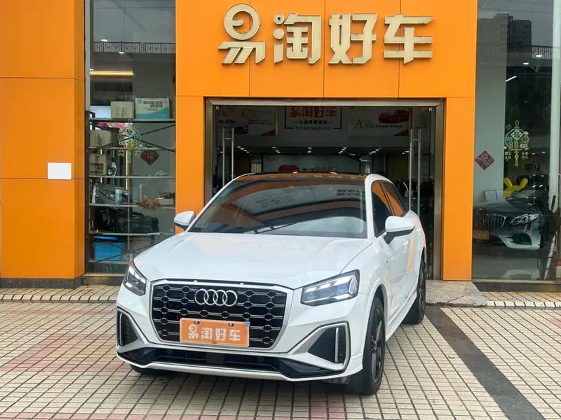 Audi Q2L, 2022