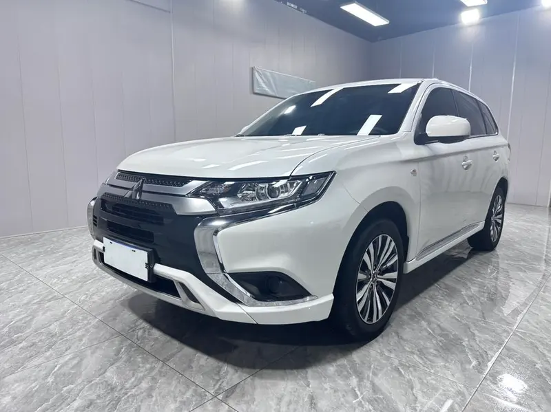 Mitsubishi Outlander, 2021