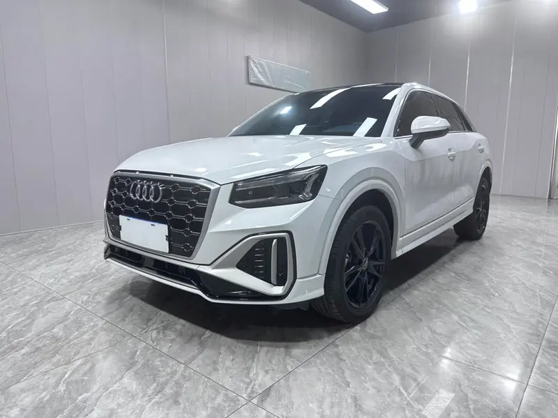 Audi Q2L, 2022