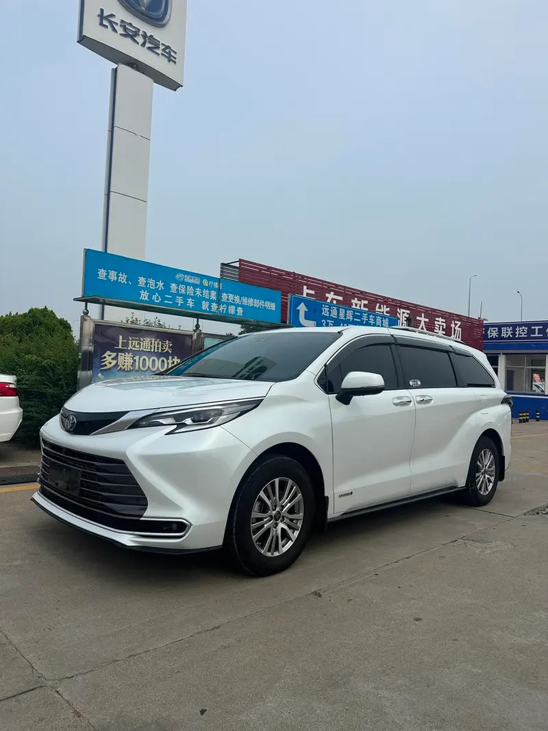 Toyota Sienna, 2023
