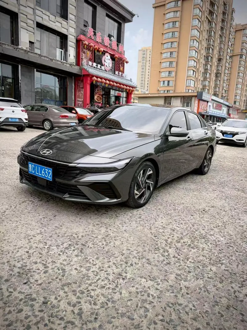 Hyundai Elantra, 2023