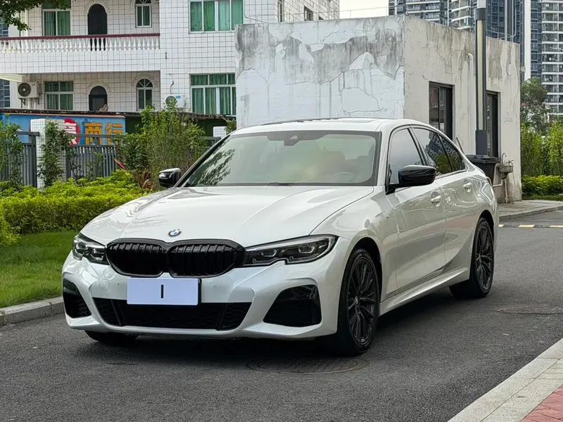 BMW 3-Series, 2022