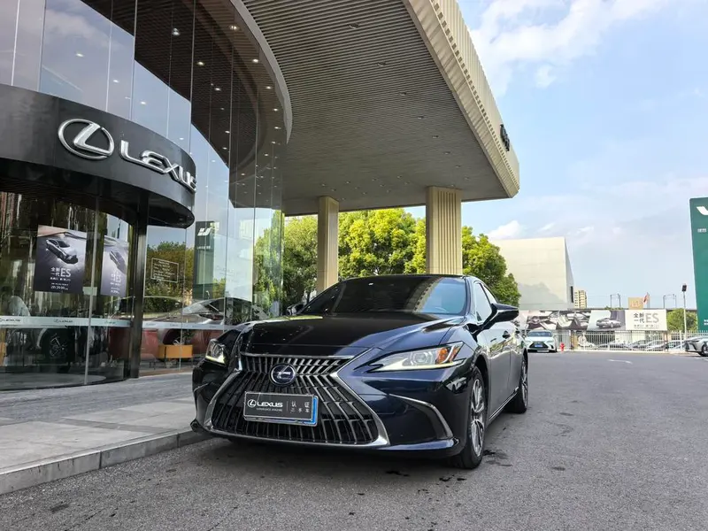 Lexus ES, 2021