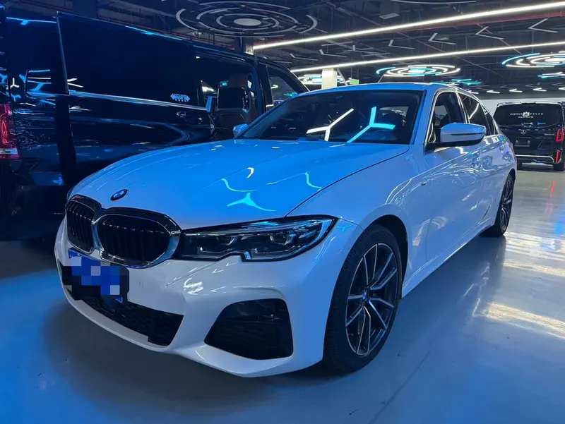 BMW 3-Series, 2022