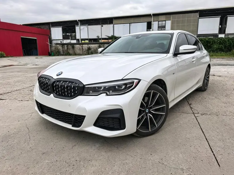 BMW 3-Series, 2022