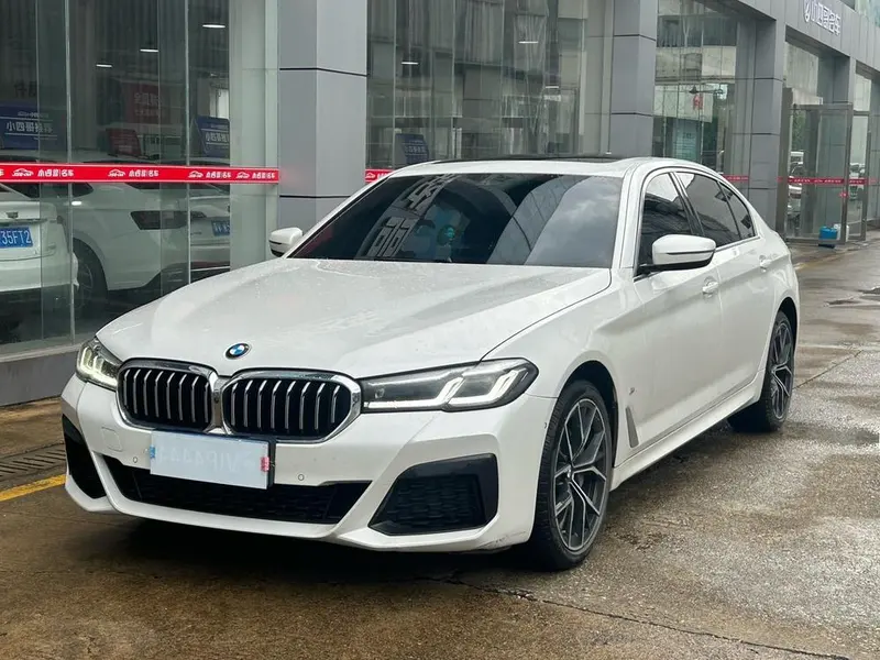 BMW 5-Series, 2022
