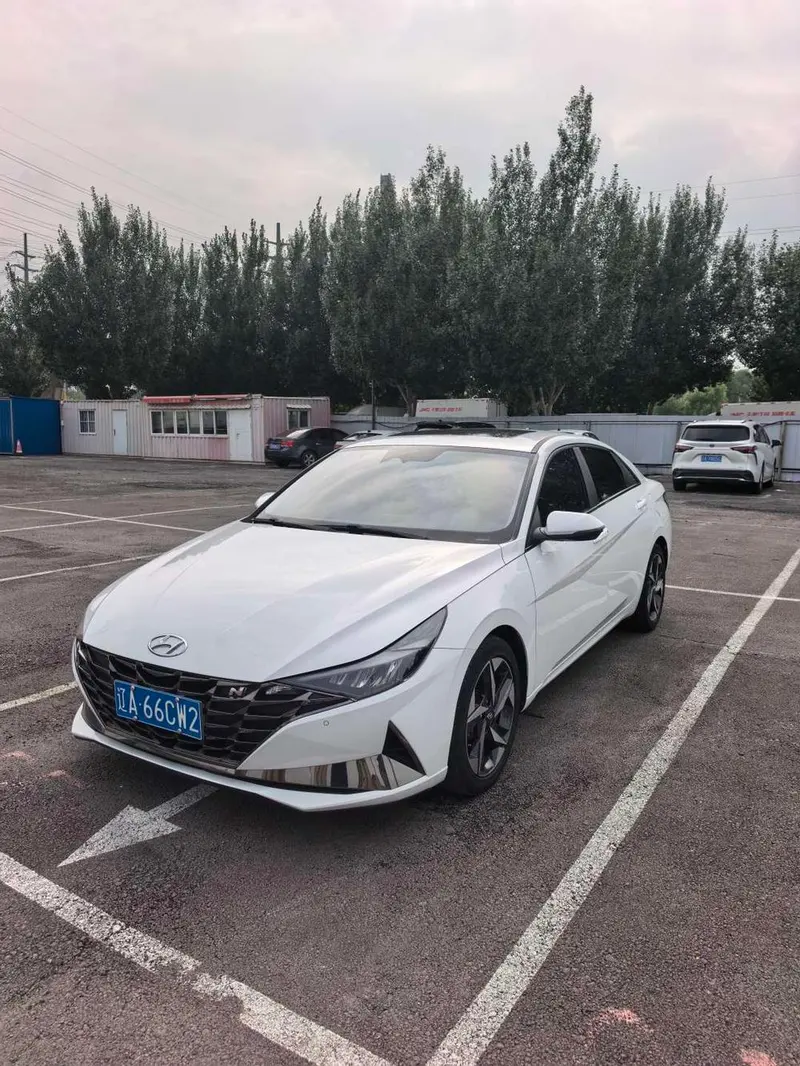 Hyundai Elantra, 2022