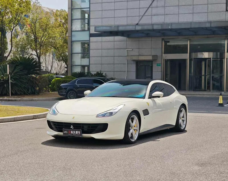 Ferrari GTC4Lusso, 2017