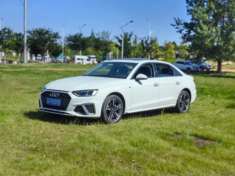 Audi A4L, 2022