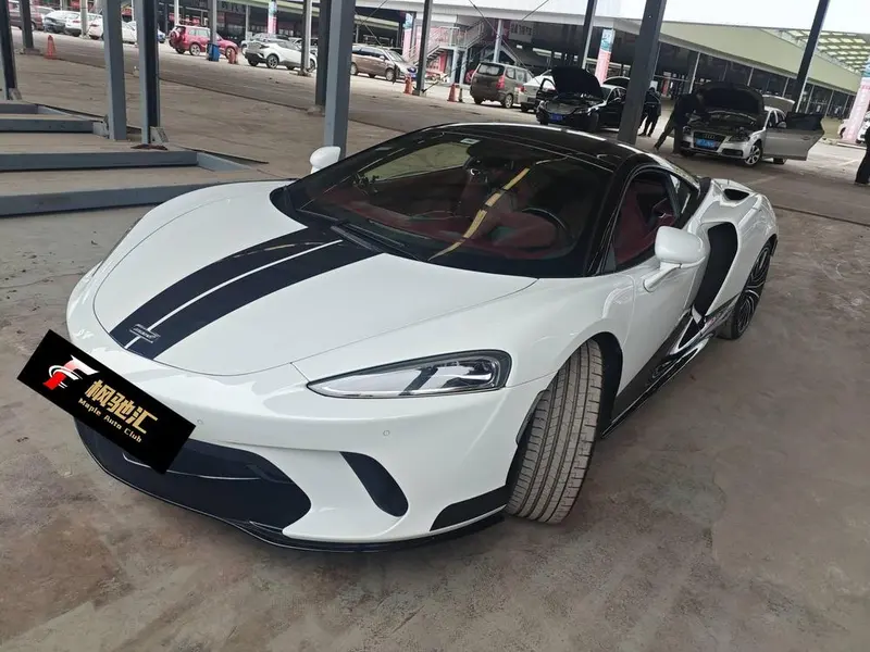 McLaren GT, 2023
