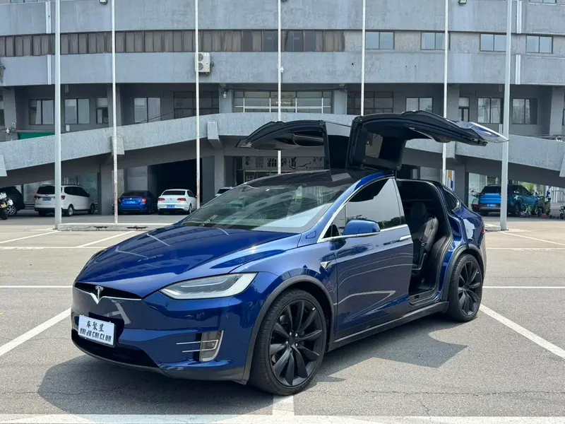 Tesla Model X, 2016