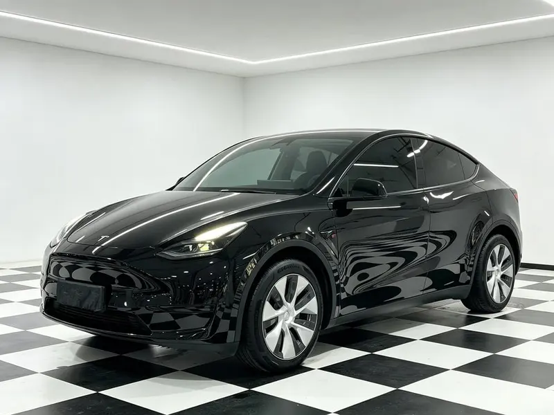 Tesla Model Y, 2022
