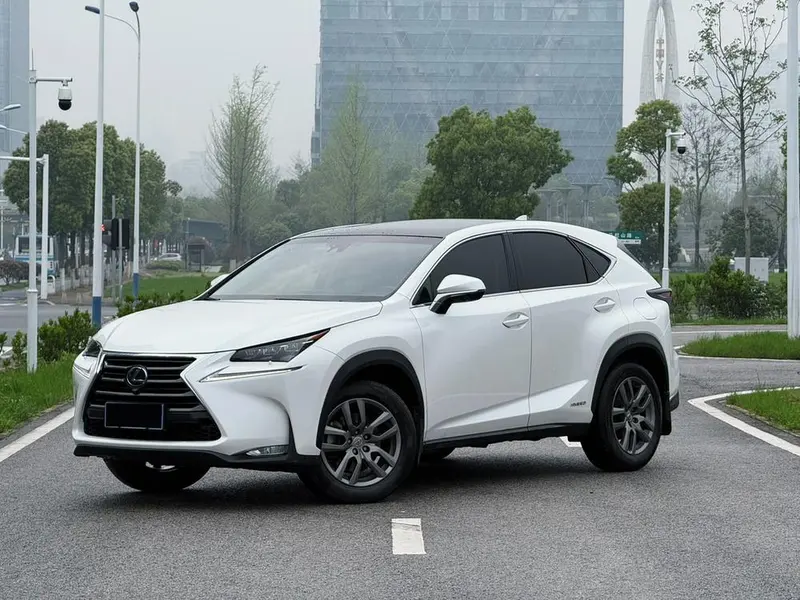Lexus NX, 2015