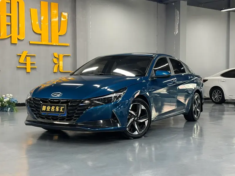 Hyundai Elantra, 2022