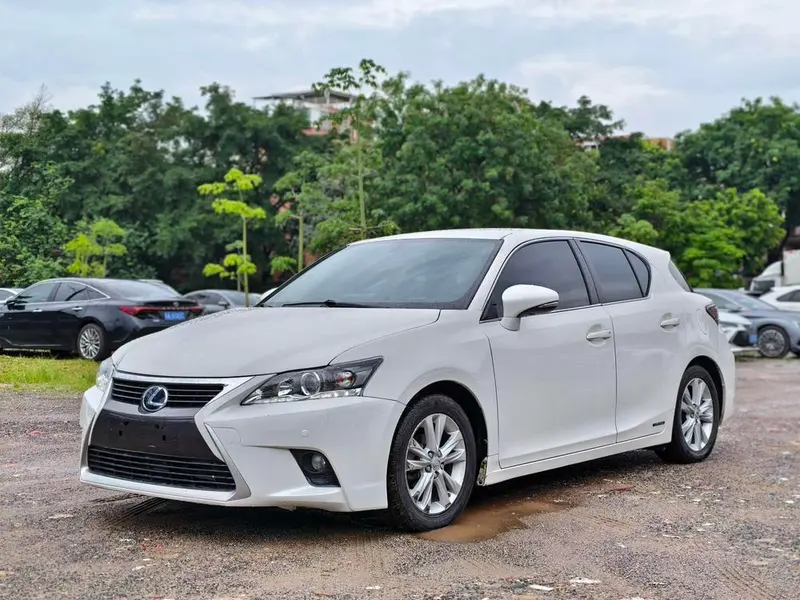 Lexus CT, 2015