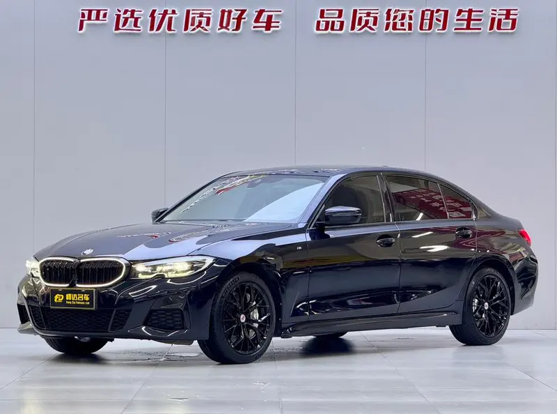 BMW 3-Series, 2022