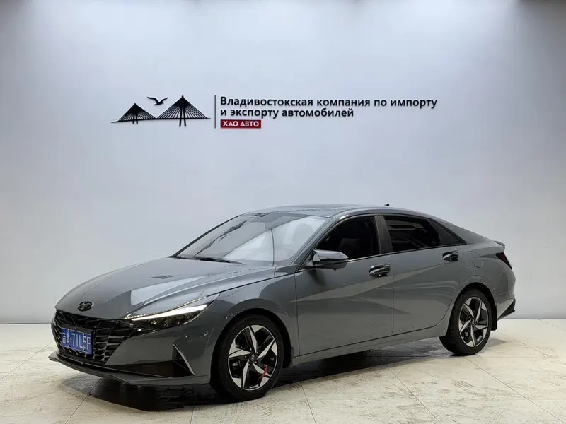 Hyundai Elantra, 2022