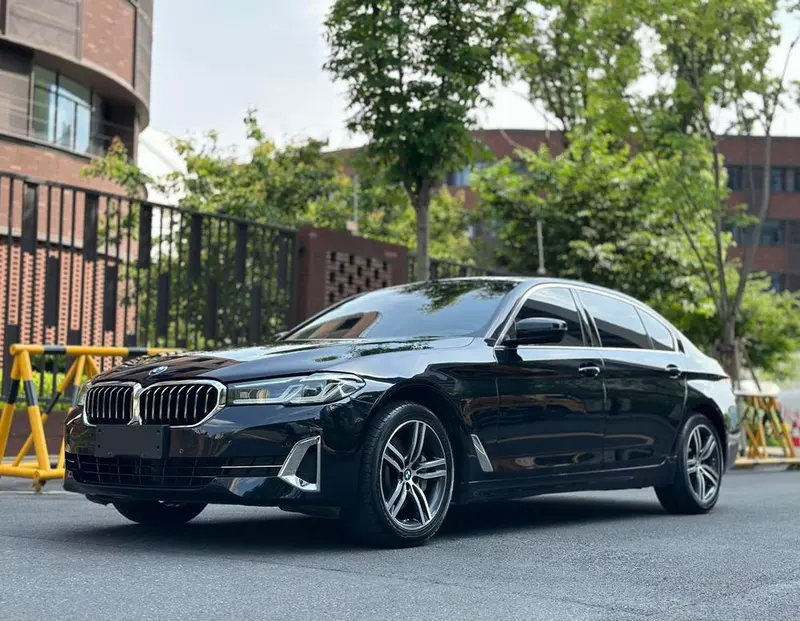 BMW 5-Series, 2022