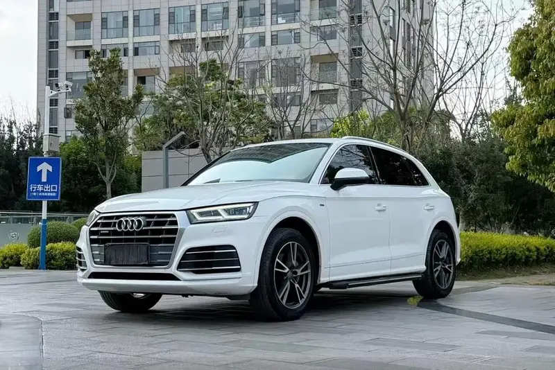 Audi Q5L, 2020