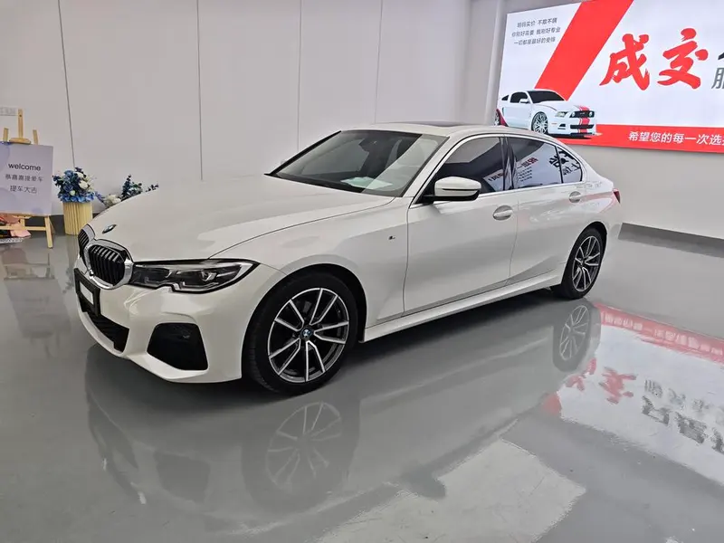 BMW 3-Series, 2022