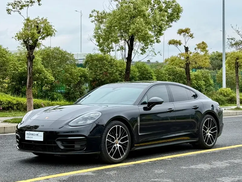 Porsche Panamera, 2023