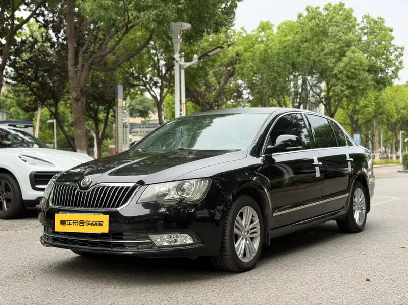 Skoda Superb, 2013