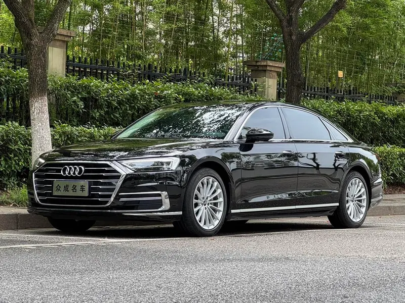 Audi A8, 2022