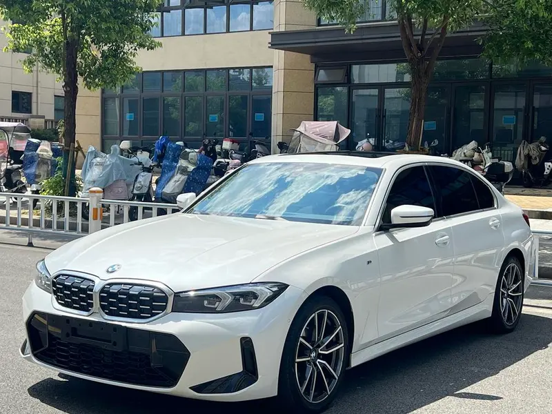 BMW 3-Series, 2023