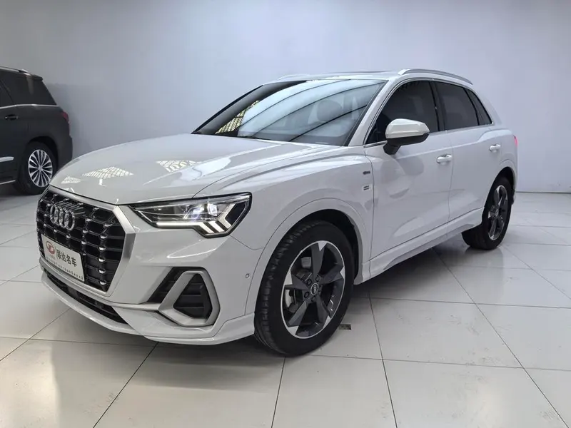Audi Q3, 2022