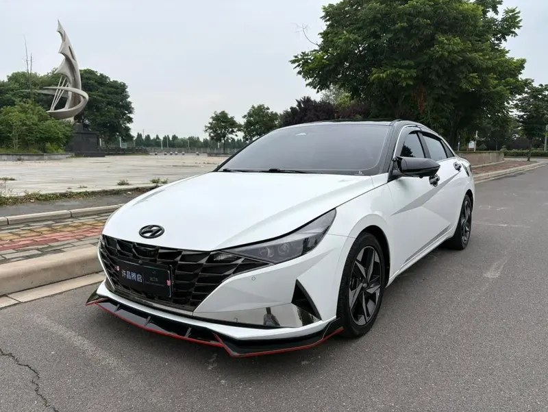 Hyundai Elantra, 2022