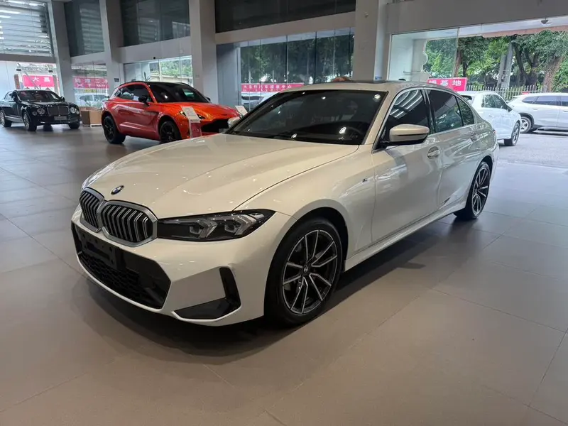 BMW 3-Series, 2023