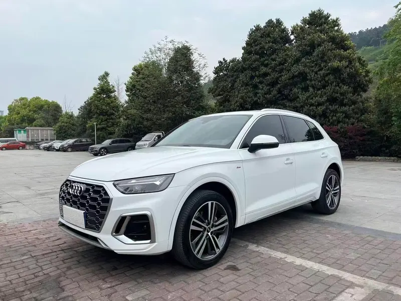 Audi Q5L, 2022