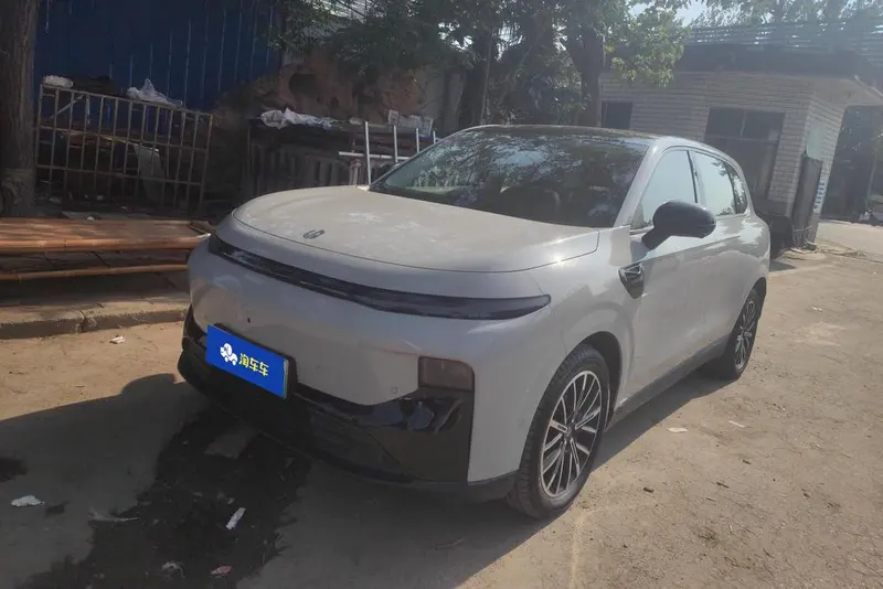 Leapmotor B10, 2025
