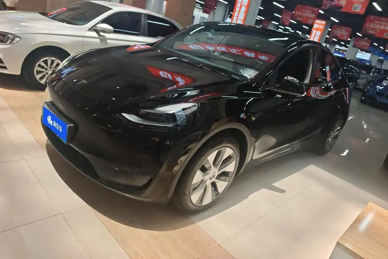 Tesla Model Y, 2022